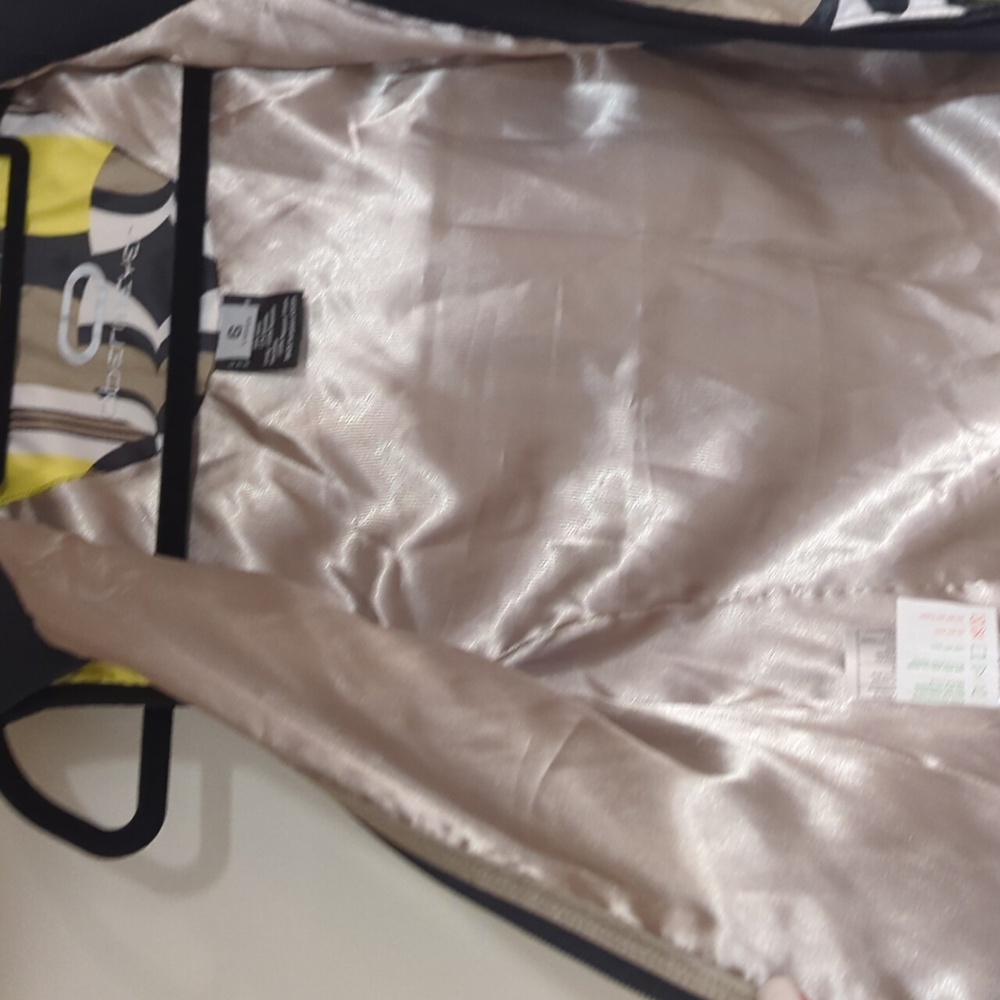 Obermeyer Ladies vest, size 6 - Picture 5 of 5